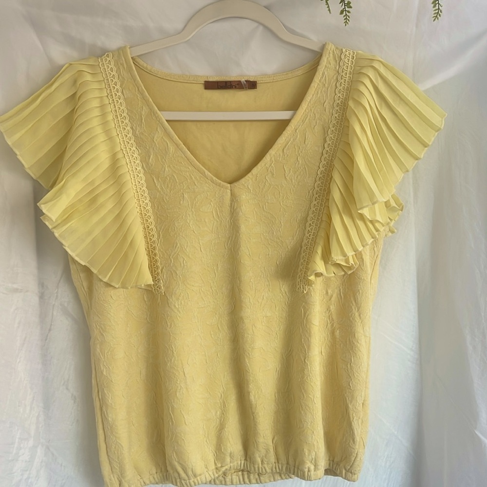 Unique yellow blouse